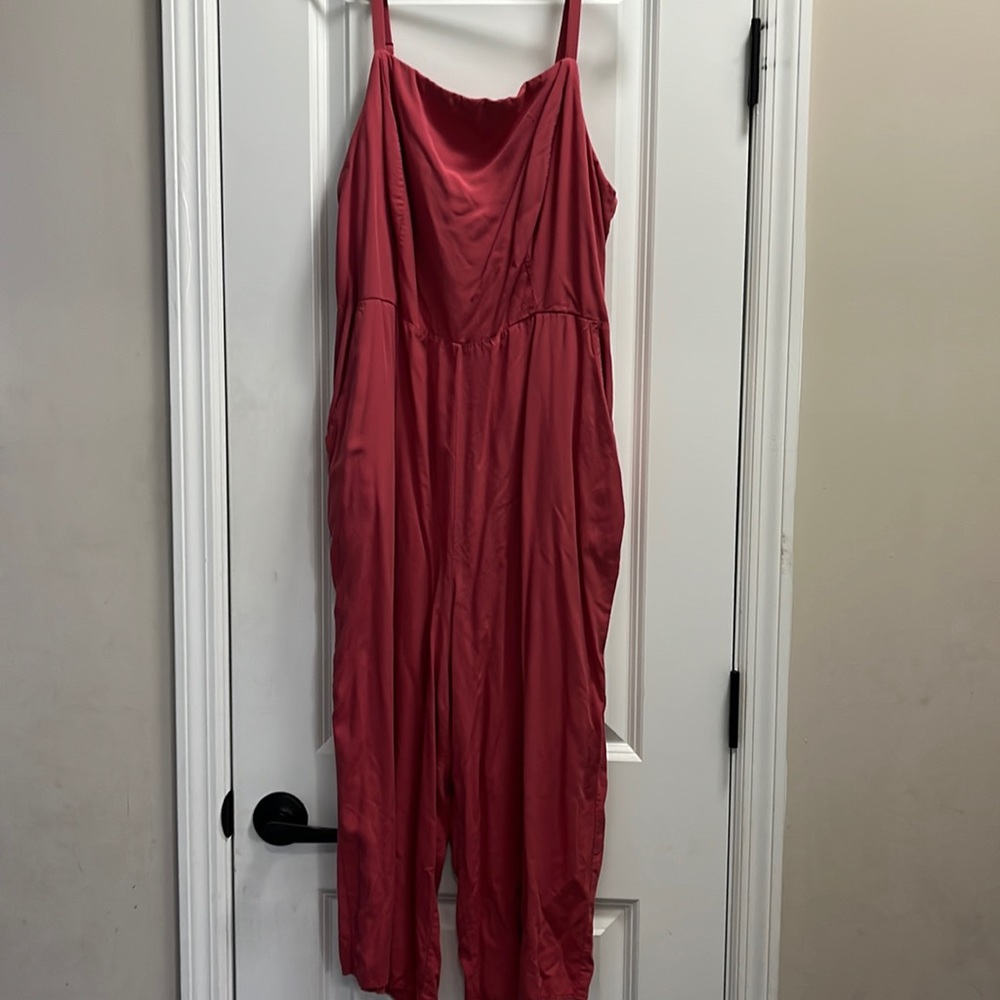 Capri length, pant, Old Navy romper. Size XL. Spaghetti straps, adjustable.
